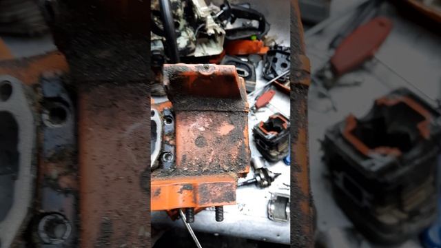 Опасно!открутился глушитель на бензопиле! смотреть онлайн