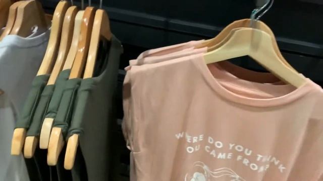 JALAN SORE DI AREA HITS WASHINGTON DC YANG BANYAK MURAL - VIRTUAL SHOPPING DI TOKO FEMINIST смотреть онлайн
