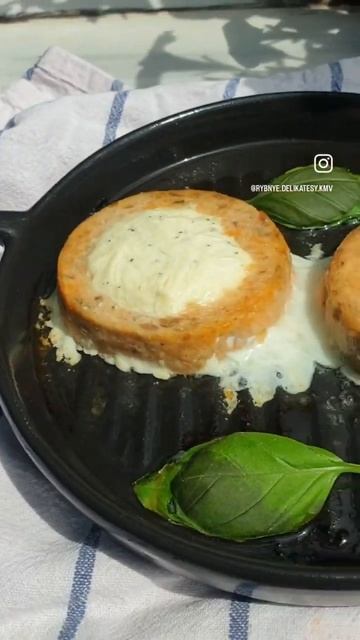 Рулетики из семги с творожным сыром🧀😍 смотреть онлайн