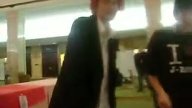 Reno Can't Walk a Straight Line смотреть онлайн