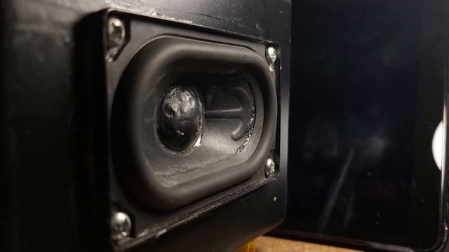 Homemade Bluetooth speaker with Charge 4 GG Driver! No DSP Basstest смотреть онлайн