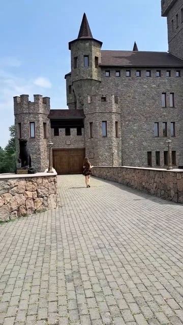 замок Шато Эркен смотреть онлайн