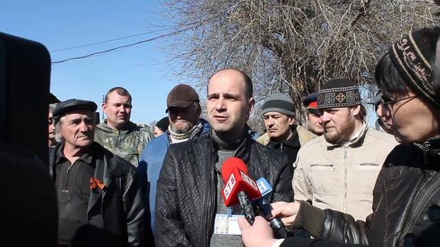 Сайт города Артемовска - Патриотические силы Донбасса приехали дежурить у склада в Парасковиевке смотреть онлайн