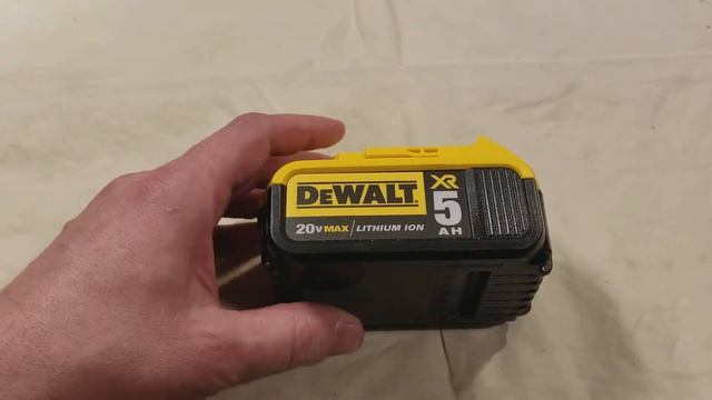 DeWalt DCB205 5ah Li-Ion 20v Max Battery Review смотреть онлайн
