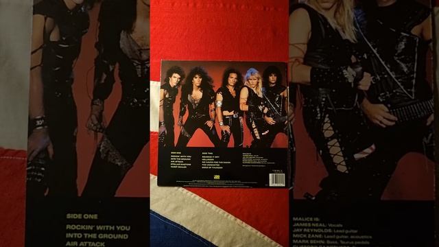 Malice - In The Beginning Close Up (1985) (12" Vinyl) смотреть онлайн