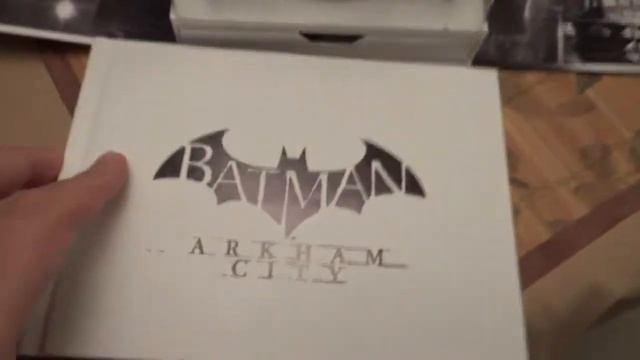 Batman Arkham City CE Unboxing with Limited Edition guide смотреть онлайн