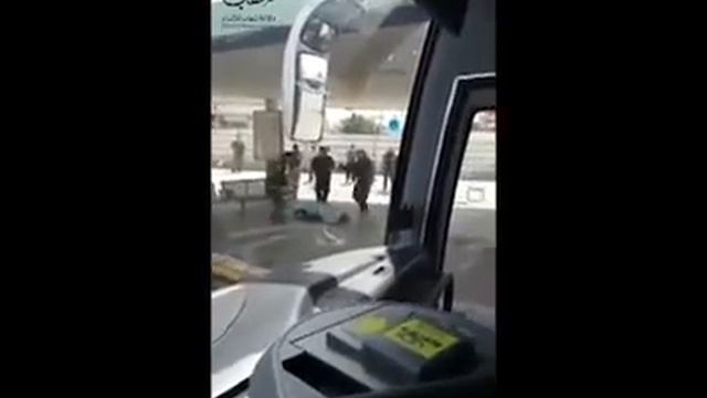 Israeli soilders shoot Palestinian woman смотреть онлайн