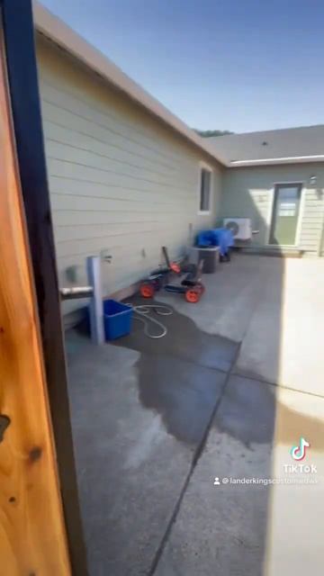 Metal framed and post with cedar pickets! #fence #contractor #construction #fencingcontractor #gat смотреть онлайн