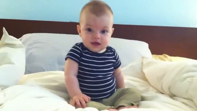 Edwin Kane, 7 Months, Sitting like a pro смотреть онлайн