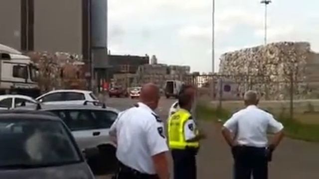 Grote brand bij papierfabriek Roermond смотреть онлайн