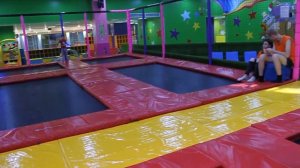 Развлекательный центр для Детей с горками и батутами | Fun Indoor Playground for Kids and Family