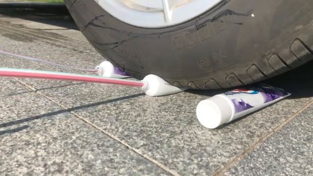 💥 Машина давит предметы, и потом взрывается! ЭКСПЕРИМЕНТЫ давим предметы  под колесом машины