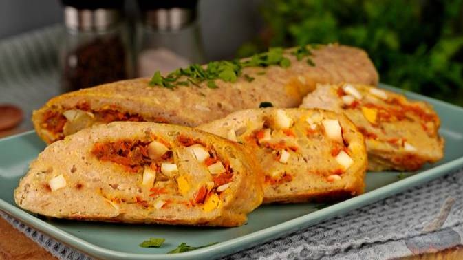 Яркая начинка в сытной оболочке. КУРИНЫЙ РУЛЕТ С ЯЙЦОМ И МОРКОВЬЮ