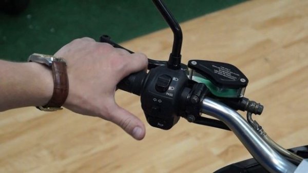 Трехколесный электроскутер iTank Doohan: видео обзор от ElectroStreet