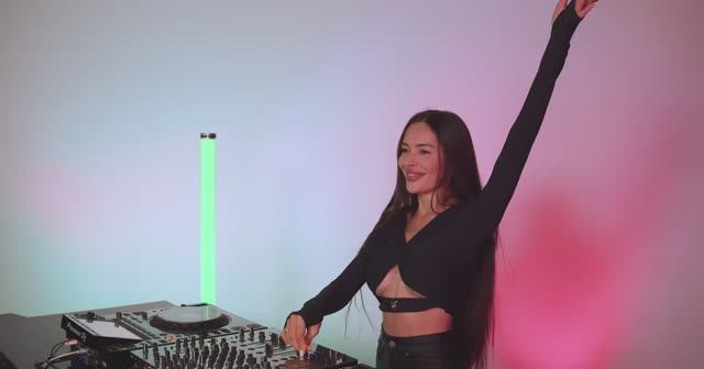 XeniaDiamond - Live @ Melodic Techno & Progressive House Barcelona DJ Mix 2024 смотреть онлайн