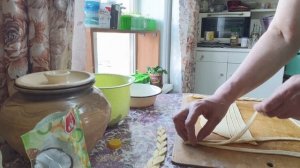 Снова стряпаю в русской печи.