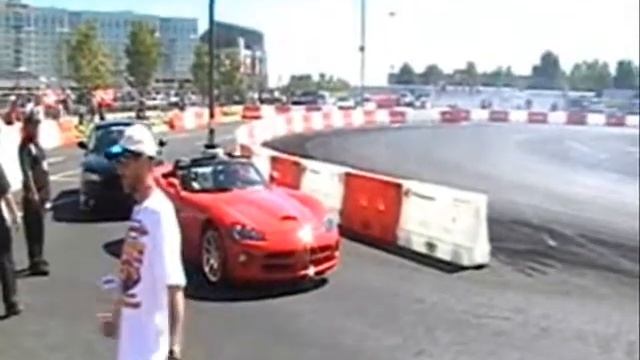 NASCAR Dodge SRT/8 Thrill Ride смотреть онлайн
