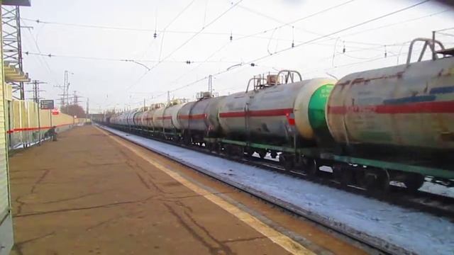 Электровоз ВЛ11-362Б с товарным поездом, станция Нара(Наро-Фоминск)16.01.2015 смотреть онлайн