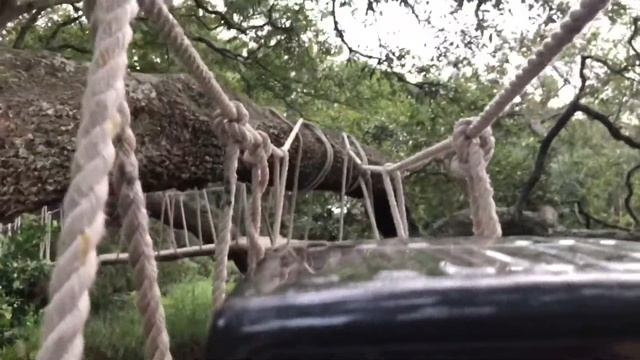 Axial SCX10 iii Gladiator first drive on new rope suspension bridge FL backyard crawler course RC смотреть онлайн