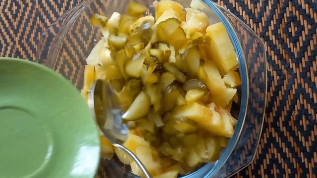 Простой и вкусный картофельный салат. Деревенский салат из 3-х ингредиентов смотреть онлайн