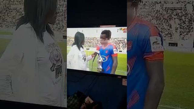 pour la première fois que je vois un joueur de foot se fait publier en Afrique смотреть онлайн
