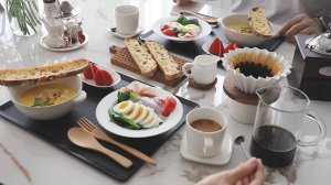 KitchenStory Уютный домашний завтрак — это просто🥗Сытный суп, хрустящий чесночный хлеб🥖