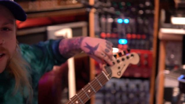 AWESOME Charvel Guitar Demo with Andy Songhurst from Forged In Black смотреть онлайн