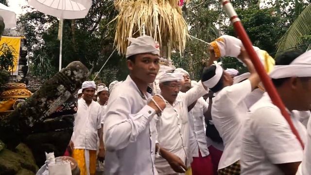 MEPADA BAGIA RING PURA DALEM AGUNG DESA KAWAN TENGAH PAKRAMAN TAMPAKSIRING смотреть онлайн
