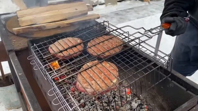 БУРГЕР на ОГНЕ🔥 | BBQ Burger 🍔 смотреть онлайн