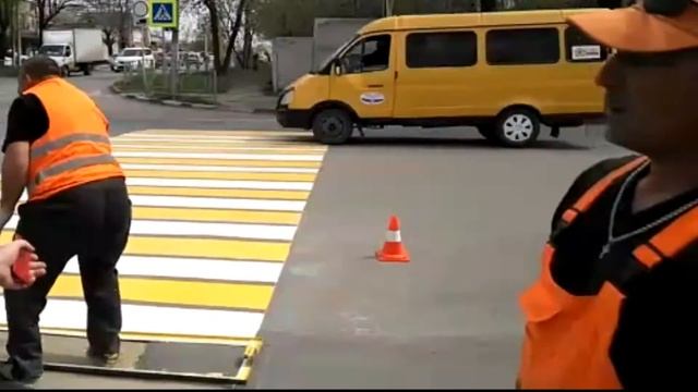 В Шахтах наносят 