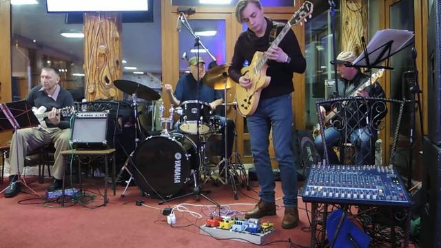 AJQ on FEB17 2018 at Yuzhno Sakhalinsk 3 смотреть онлайн