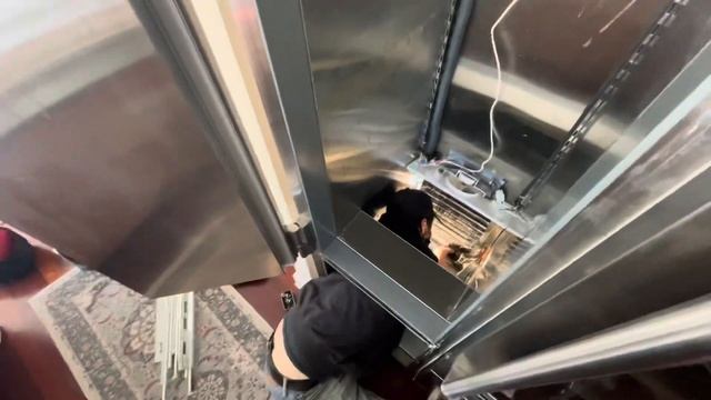 Warwick, NY - Sub-Zero Service (648Pro freezer rebuild) смотреть онлайн