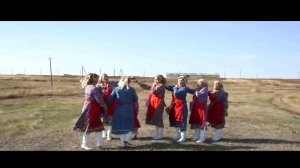 "Күндерәккәйҙәр" фольклор ансамбле - Теләктәр әйтеп ҡыҙҙар бейеүе
