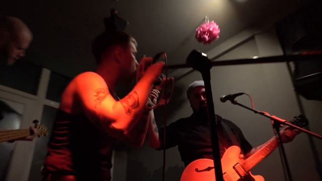 Adult Leisure - Full Performance (live at Paradiddles, Worcester - 14th October 22) смотреть онлайн