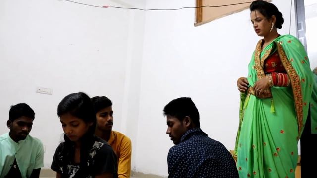 जवानी में कच्ची उम्र का प्यार ॥ देखिए भाई ने बनाया अपनी ही बहन को हवस का शिकार देख कर दंग रह जाएगे смотреть онлайн
