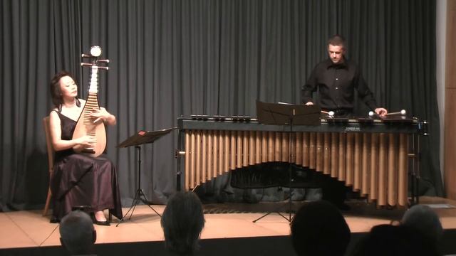 Marimba Minute (performance) - "As She Sleeps, She Dreams" with Yang Jing, pipa смотреть онлайн