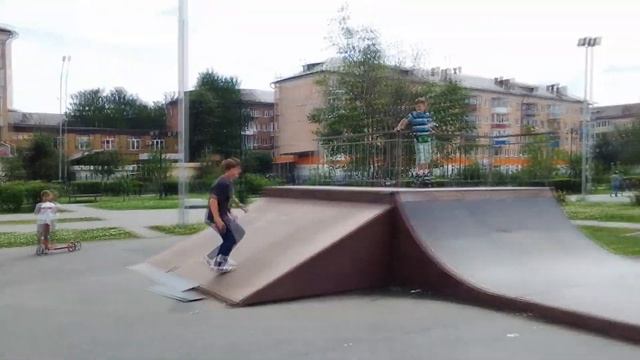 ДИКИЙ ПАРКУР И БЕЗУМНЫЕ ПРЫЖКИ //Vova Kachilov смотреть онлайн