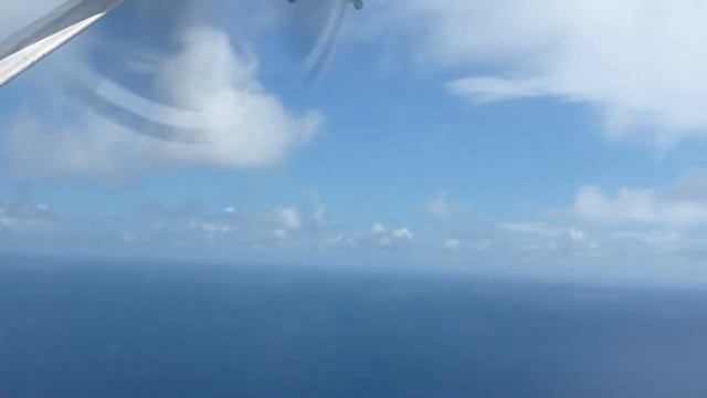 Flight from Mahe to Praslin, Seychelles, 1 June 2009, 9:40 am. смотреть онлайн