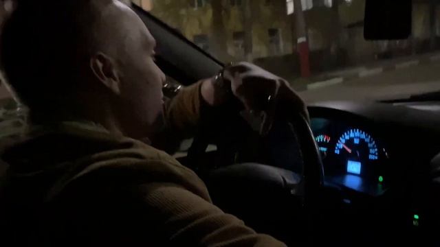 Жесткий белобрысый альбинос кидает калину по всей дороге,калина твин турбо на 500л, опер суета
