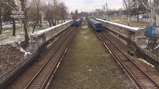 Метропоезда между станциями Черниговская - Лесная | Киевский Метрополитен смотреть онлайн