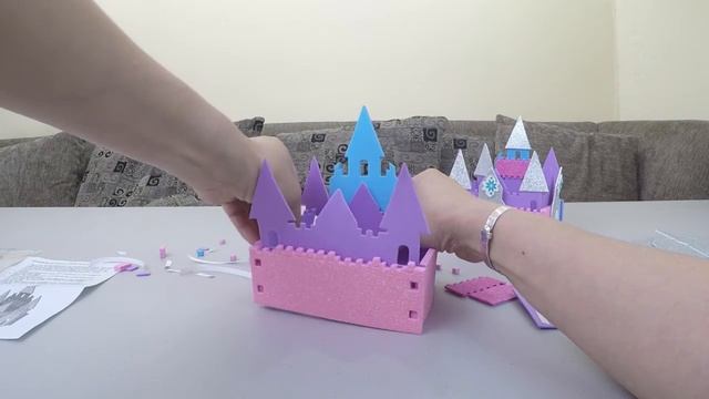 Elsa's Frozen Castle смотреть онлайн