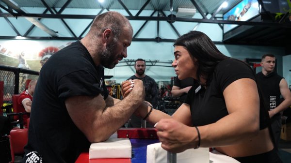 ЦЫПЛЕНКОВ vs ДАРЬЯ ПЛУЖНИКОВА. Акимбо vs Ученик Лалетина