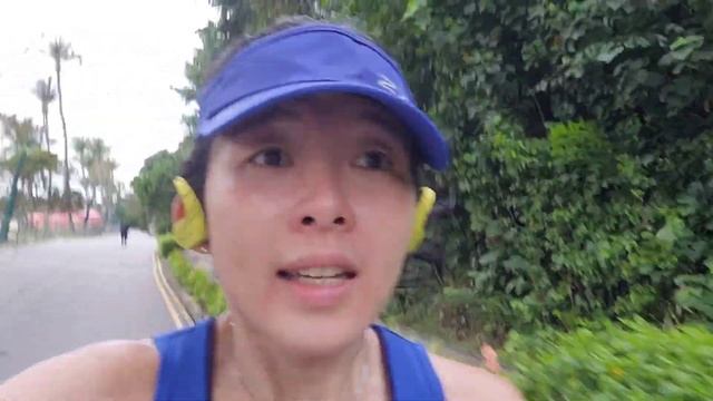 [RUNNING VLOG] Running to Sentosa to check out X'mas decorations смотреть онлайн