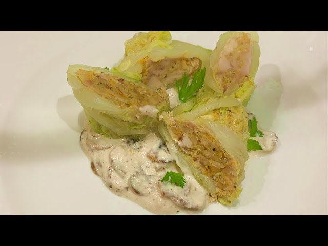 Голубцы с курицей, китайской капустой и сливочно грибным соусом смотреть онлайн
