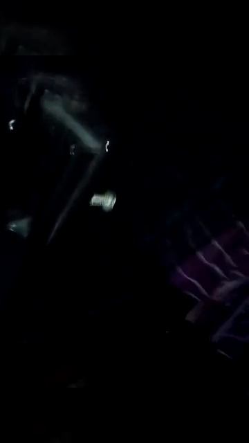 Кидаю бутылку из автобуса(чуть не попал в машину) смотреть онлайн