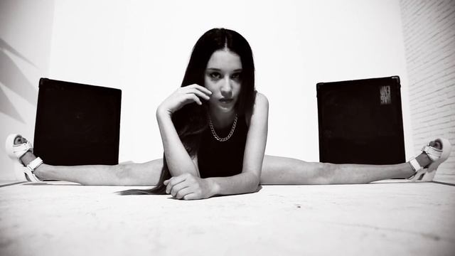 THE WARRIORS & BIMBA - SUGAR TITS смотреть онлайн