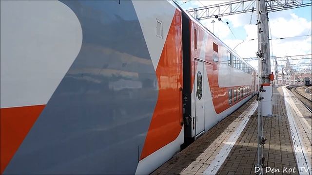 ЧС7-075 и ЧС7-004 с двухэтажным поездом Москва - Самара смотреть онлайн