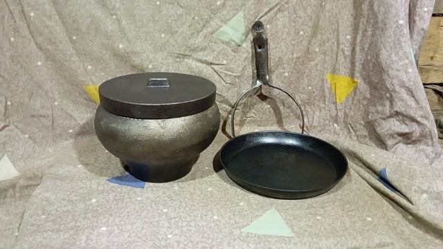 Чугунок чугунный 4 литра + Крышка чугунная +Сковорода Чугунная + Ухват СССР смотреть онлайн
