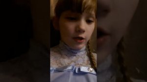 Что делают девочки  когда остаются дома одни 3 способа