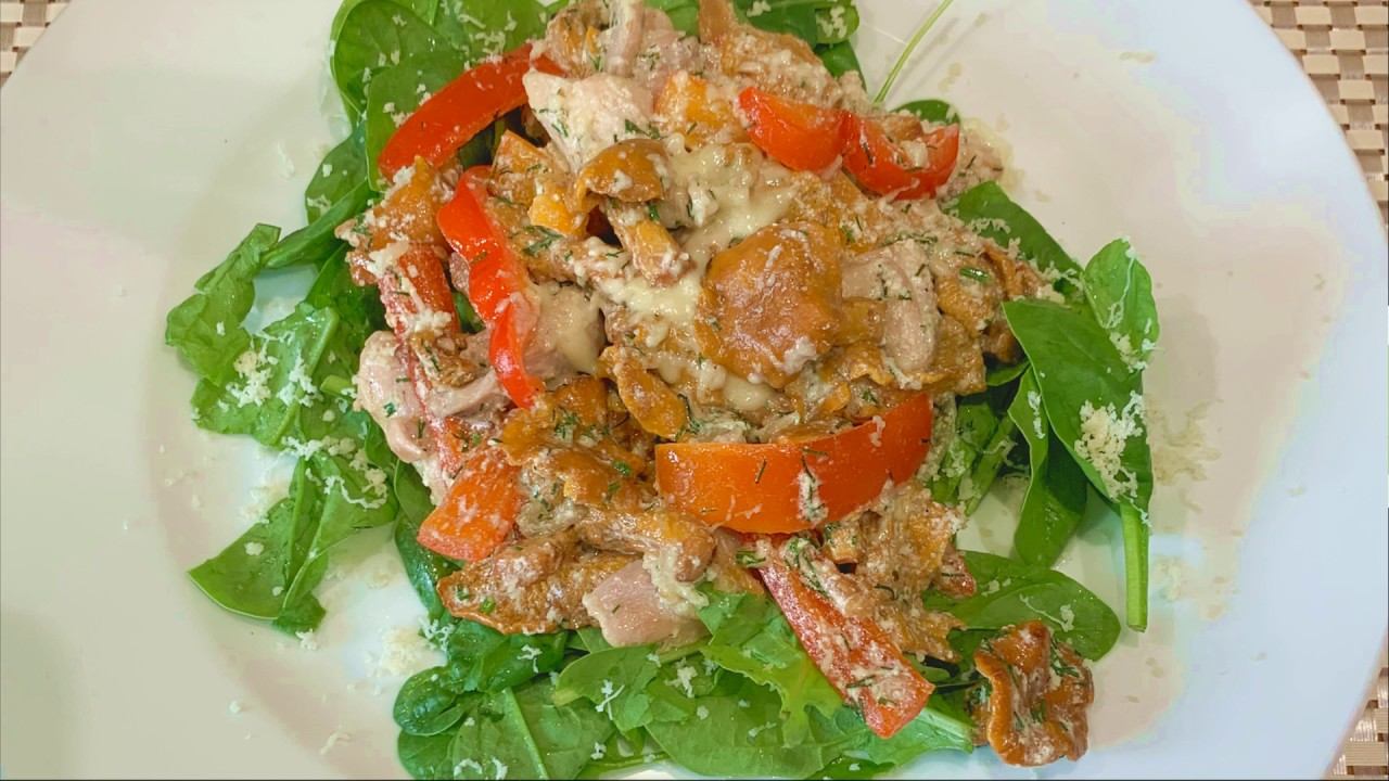 Лисички с курицей, болгарским перцем и шпинатом смотреть онлайн